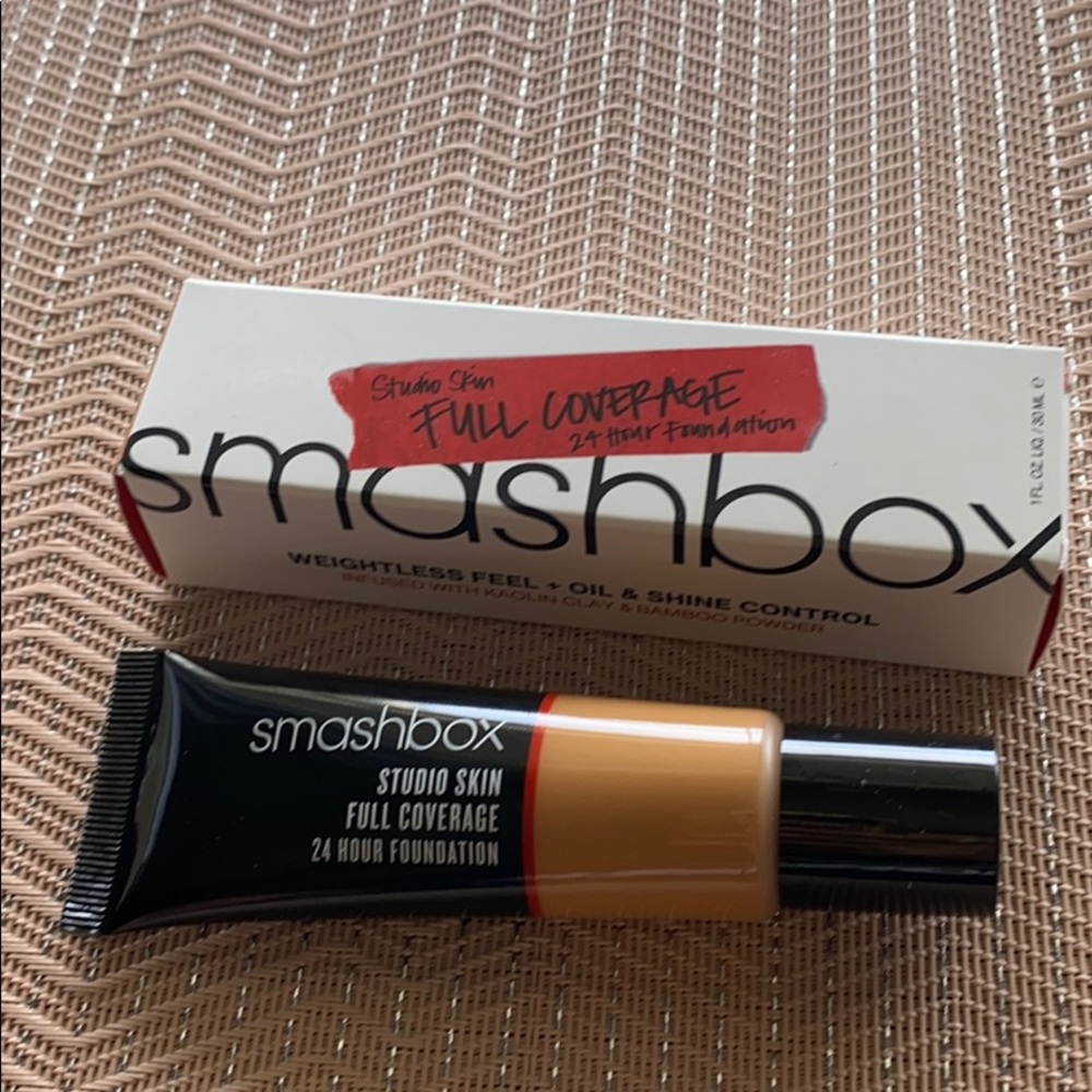 Smashbox Foundation